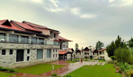 An Elevated Summer Escape for Family & Friends
