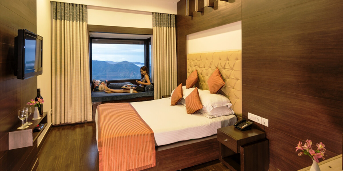 room for honeymoon in shimla